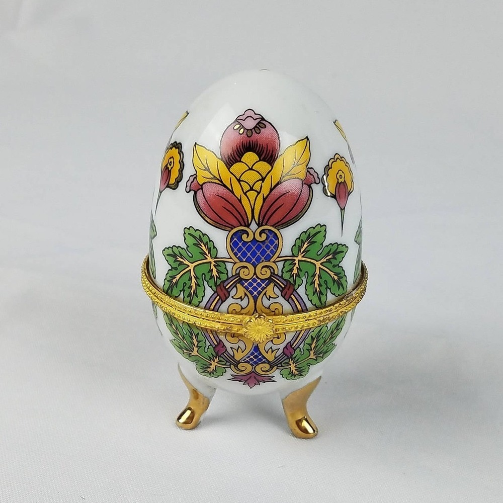 Vtg porcelain egg trinket box jewelry box hinged floral glazed Cottagecore chic